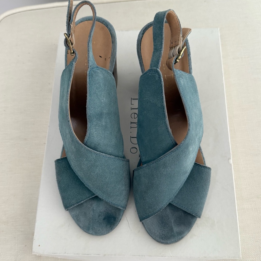 Chic Blue Suede Women's Sandals
